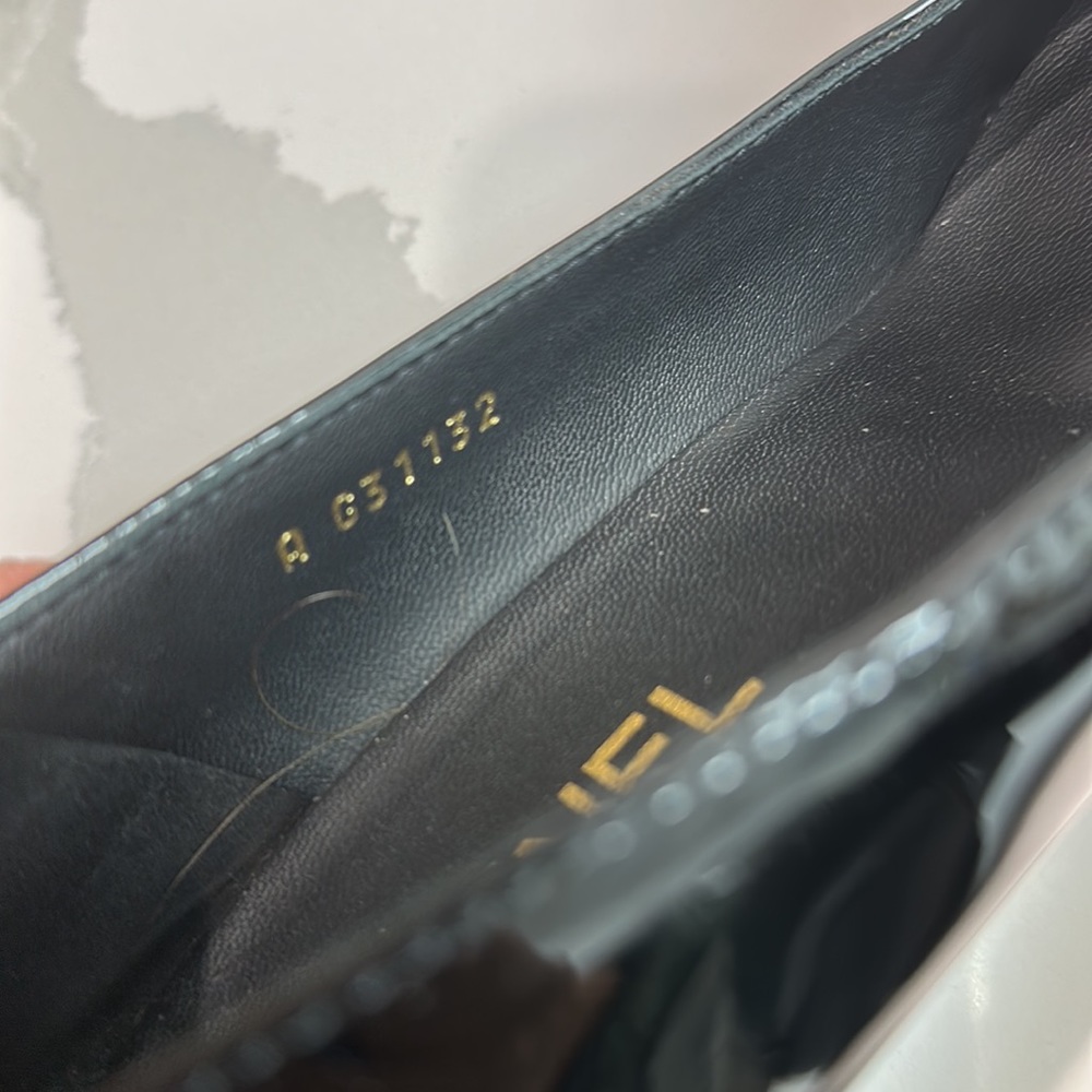 CHANEL Black and Cream Heels - Picture 7 of 12